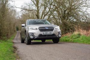 Subaru Outback 2018 года  (UK)